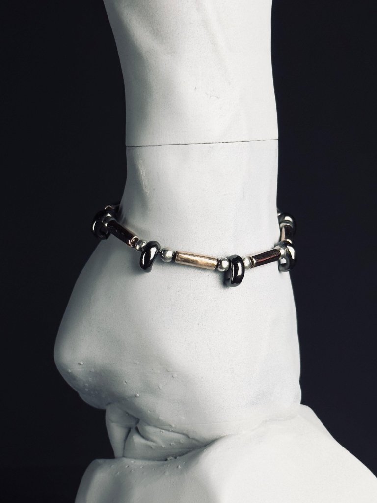 銀のマガタマの腕輪 ブラック×ピンク (受注生産) - Kenichi Asano Studio – Custom Jewelry & Sculpture / by 淺野屋健一