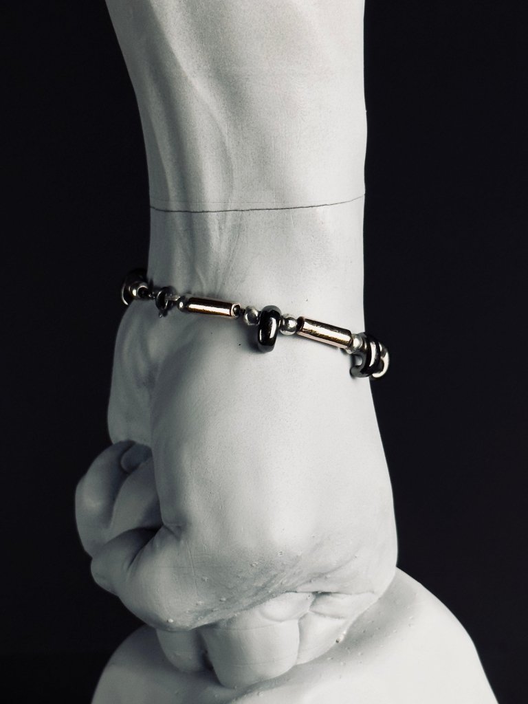 銀のマガタマの腕輪 ブラック×ピンク (受注生産) - Kenichi Asano Studio – Custom Jewelry & Sculpture / by 淺野屋健一