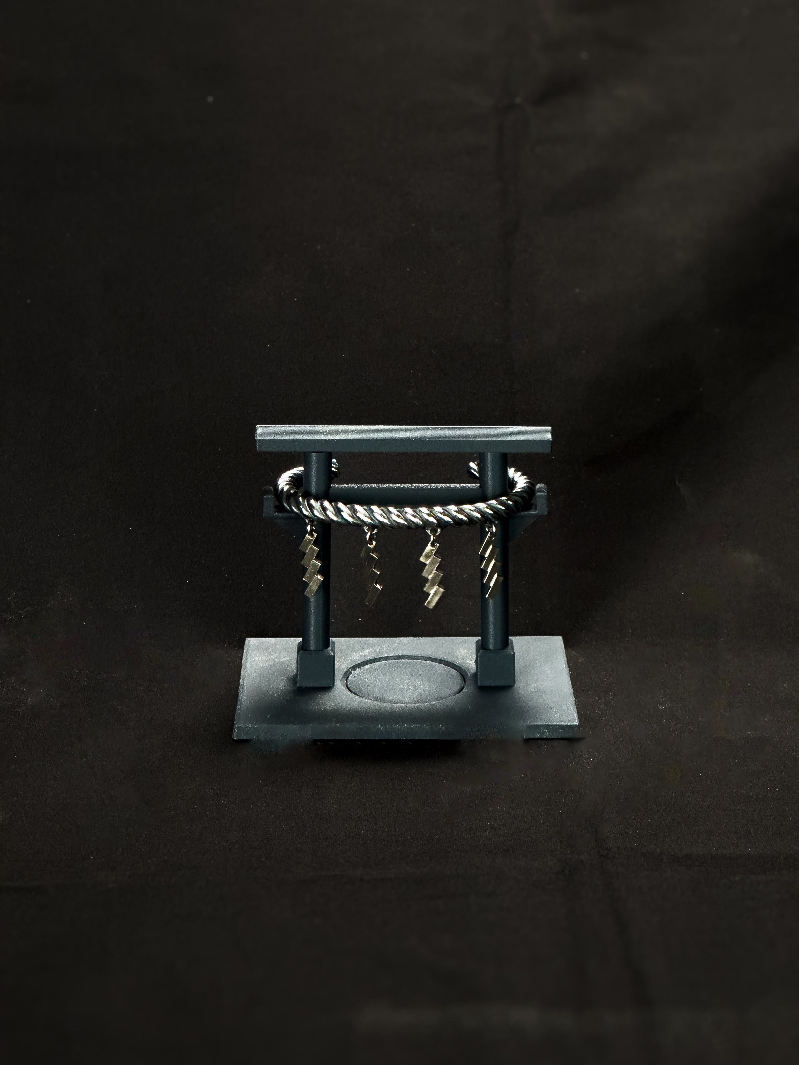 鳥居型展示台 – オーダメイドシルバーアクセサリーショップ 淺野