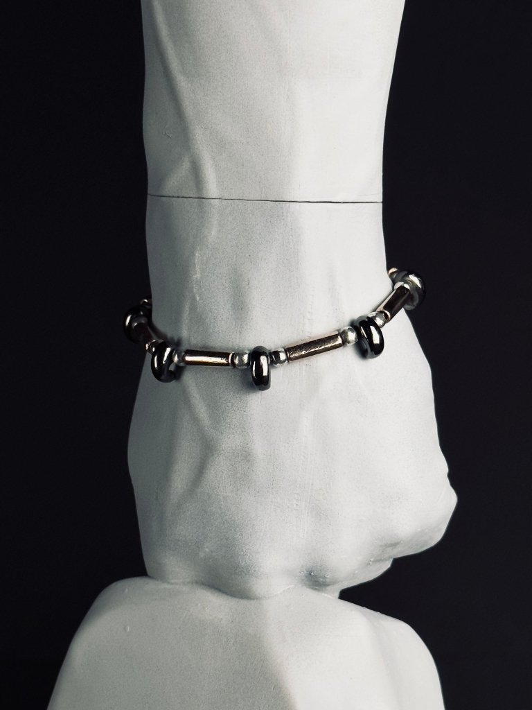 銀のマガタマの腕輪　ブラック×ピンク　(受注生産) - Kenichi Asano Studio – Custom Jewelry & Sculpture / by 淺野屋健一