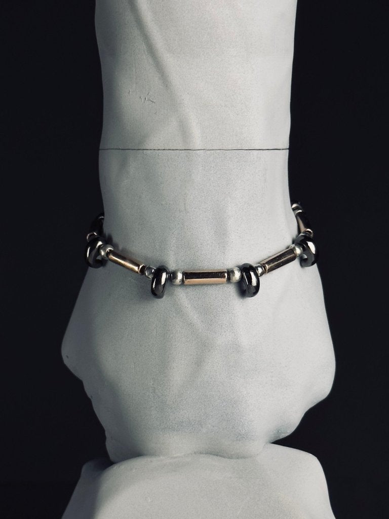 銀のマガタマの腕輪　ブラック×ピンク　(受注生産) - Kenichi Asano Studio – Custom Jewelry & Sculpture / by 淺野屋健一